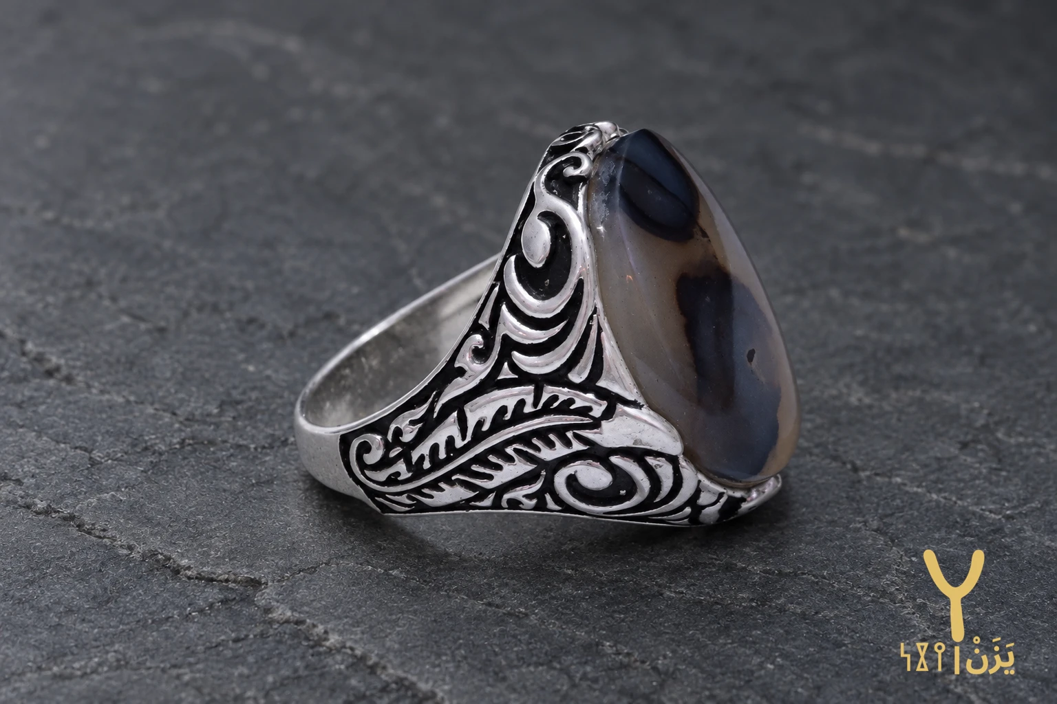 Dusk Bloom Yemeni Agate Ring Dusk Bloom Yemeni Agate Ring, sterling silver and Yemeni agate, view 7