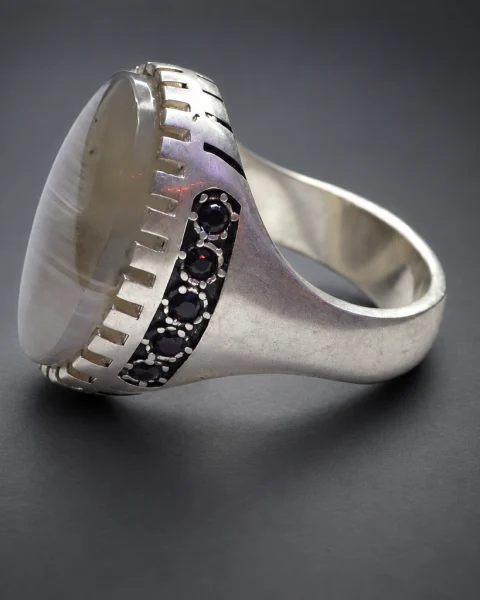 White Rampart Banded Agate Ring, sterling silver and Yemeni agate, view 2
