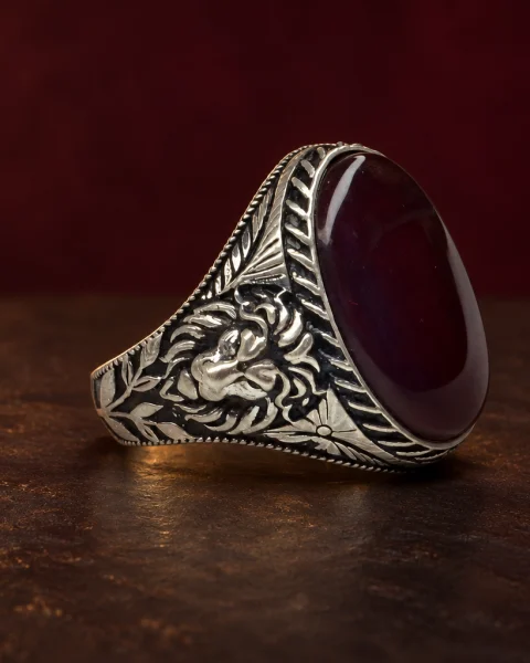 Laurel Lion Red Yemeni Agate Ring, sterling silver and Yemeni agate, view 1