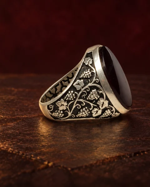 Grapevine Wine-Red Agate Ring, sterling silver and Yemeni agate, view 2